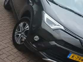 Toyota RAV4 (2016) thumbnail 10