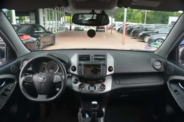 Toyota RAV4 (2012) thumbnail 16