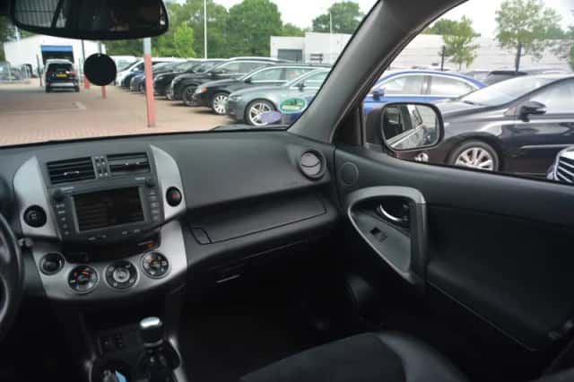Toyota RAV4 (2012) thumbnail 18