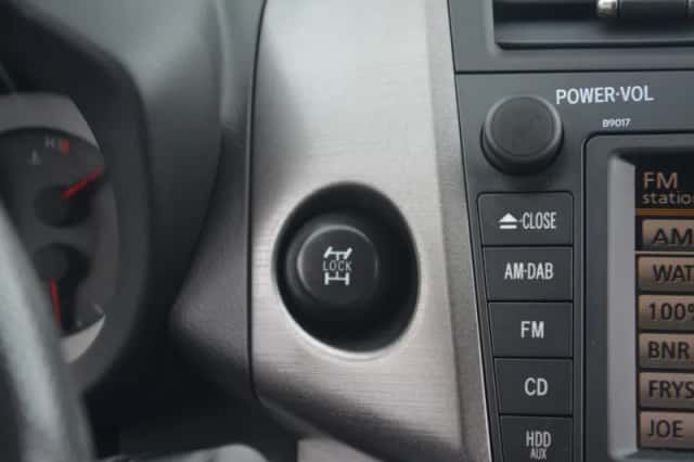 Toyota RAV4 (2012) thumbnail 25