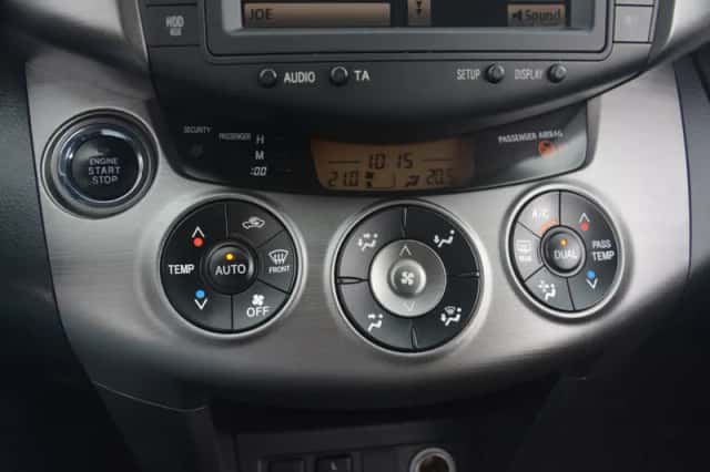Toyota RAV4 (2012) thumbnail 26
