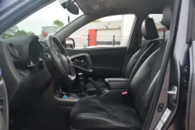 Toyota RAV4 (2012) thumbnail 6