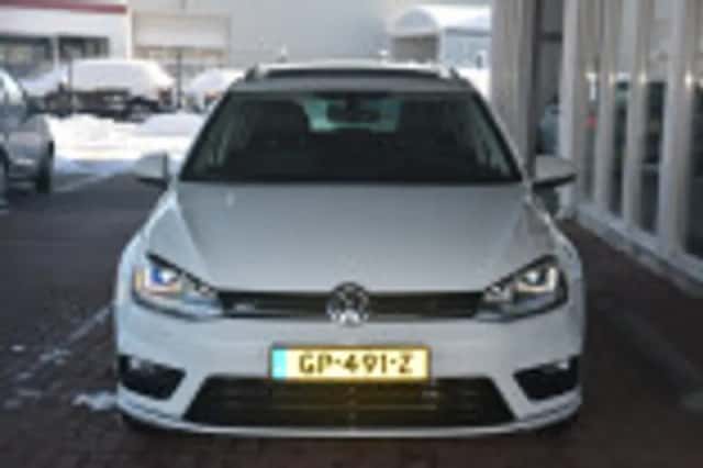Volkswagen Golf (2015) thumbnail 108