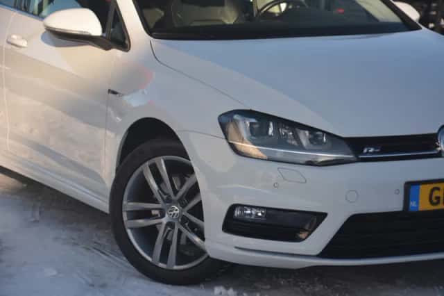 Volkswagen Golf (2015) thumbnail 14