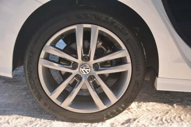 Volkswagen Golf (2015) thumbnail 26