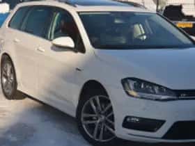 Volkswagen Golf (2015) thumbnail 4