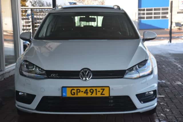Volkswagen Golf (2015) thumbnail 40