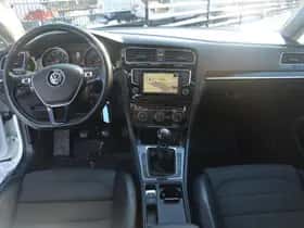 Volkswagen Golf (2015) thumbnail 9