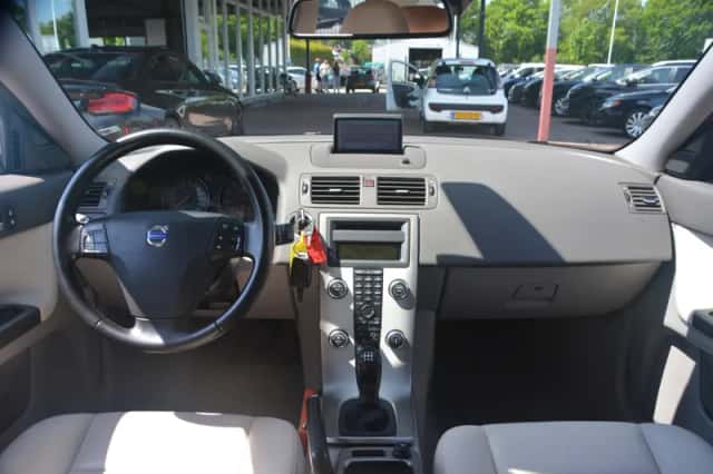Volvo S40 (2010) thumbnail 17