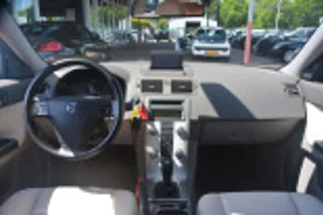Volvo S40 (2010) thumbnail 41