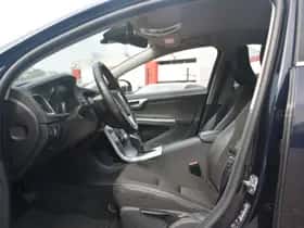 Volvo S60 (2017) thumbnail 102