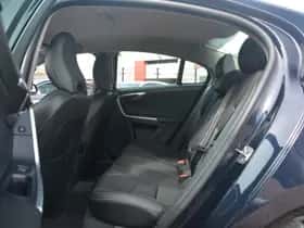 Volvo S60 (2017) thumbnail 31