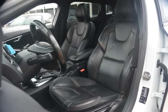 Volvo V40 (2015) thumbnail 14