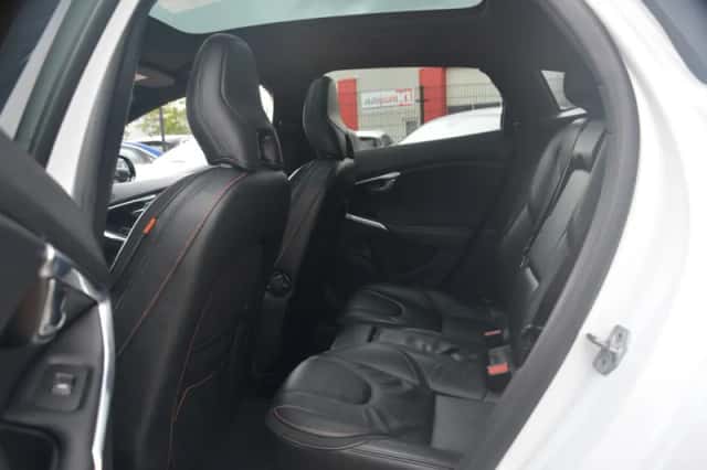 Volvo V40 (2015) thumbnail 17