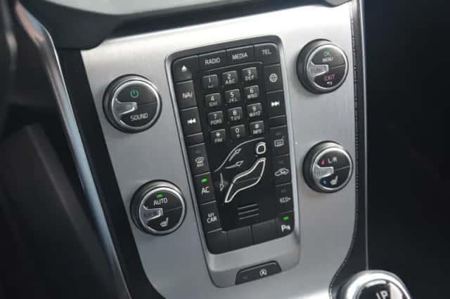 Volvo V40 (2015) thumbnail 23