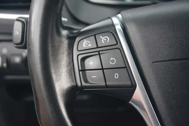 Volvo V40 (2015) thumbnail 25
