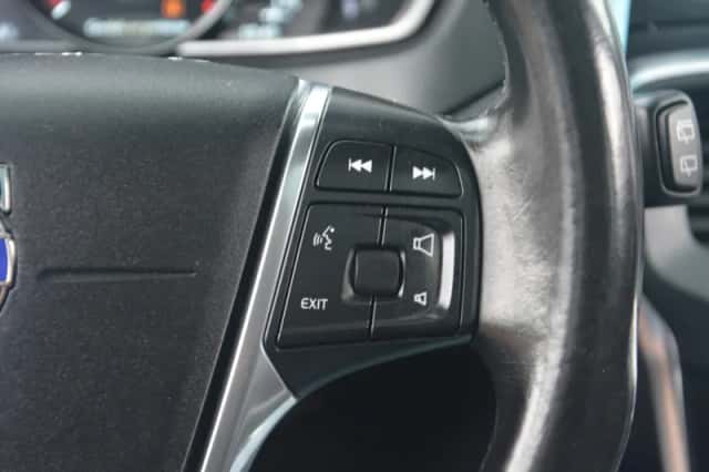 Volvo V40 (2015) thumbnail 26