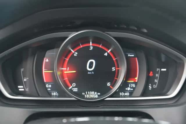Volvo V40 (2015) thumbnail 29