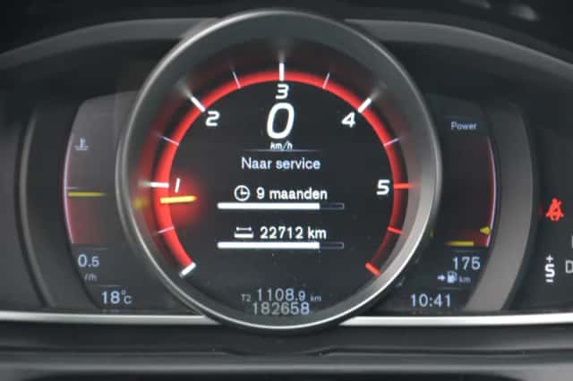 Volvo V40 (2015) thumbnail 30