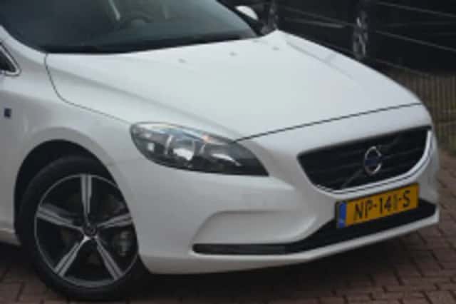 Volvo V40 (2015) thumbnail 4