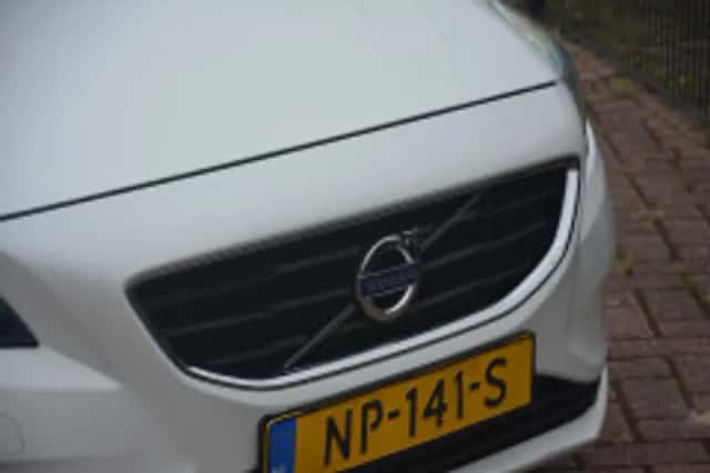 Volvo V40 (2015) thumbnail 6