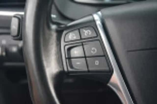 Volvo V40 (2015) thumbnail 60