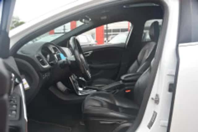 Volvo V40 (2015) thumbnail 7