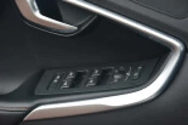 Volvo V40 (2015) thumbnail 66