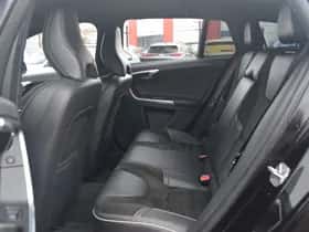 Volvo V60 (2015) thumbnail 18