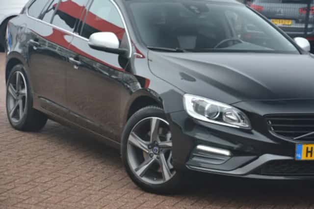 Volvo V60 (2015) thumbnail 3