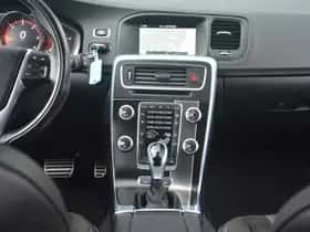 Volvo V60 (2015) thumbnail 21