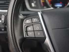 Volvo V60 (2015) thumbnail 31