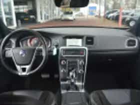 Volvo V60 (2015) thumbnail 57