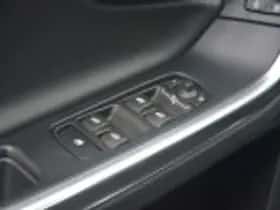 Volvo V60 (2015) thumbnail 71