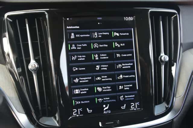 Volvo V60 (2020) thumbnail 35