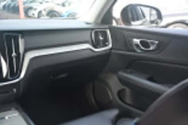 Volvo V60 (2020) thumbnail 94