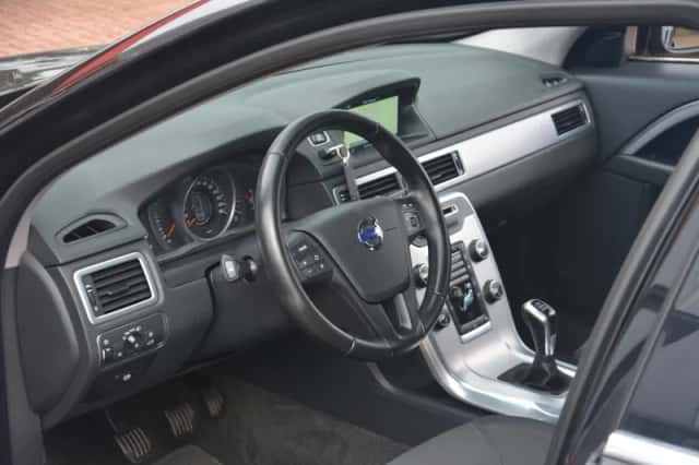 Volvo V70 (2015) thumbnail 12