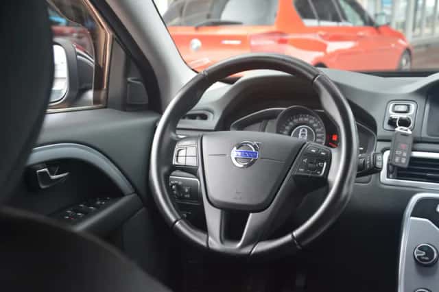 Volvo V70 (2015) thumbnail 16