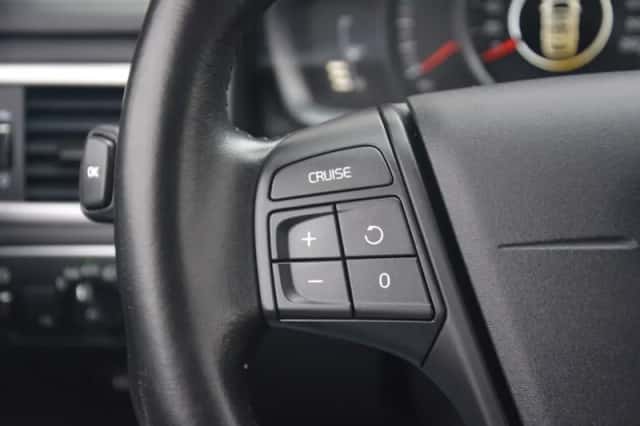 Volvo V70 (2015) thumbnail 25
