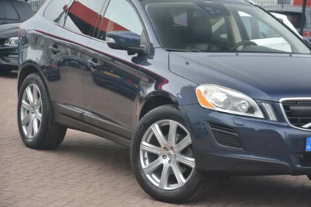 Volvo XC60 (2012) thumbnail 3