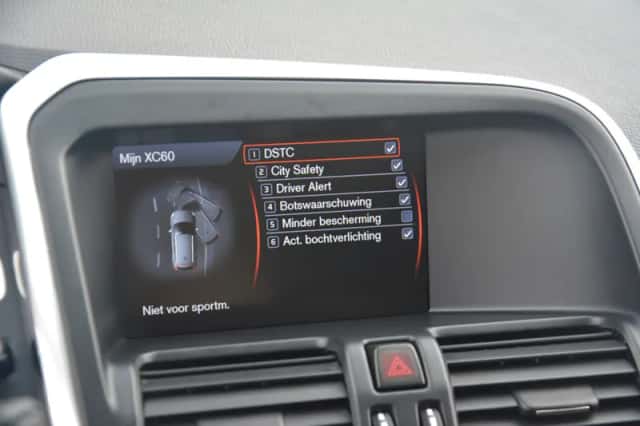 Volvo XC60 (2012) thumbnail 22