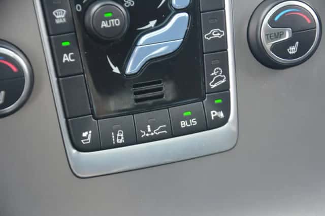 Volvo XC60 (2012) thumbnail 26