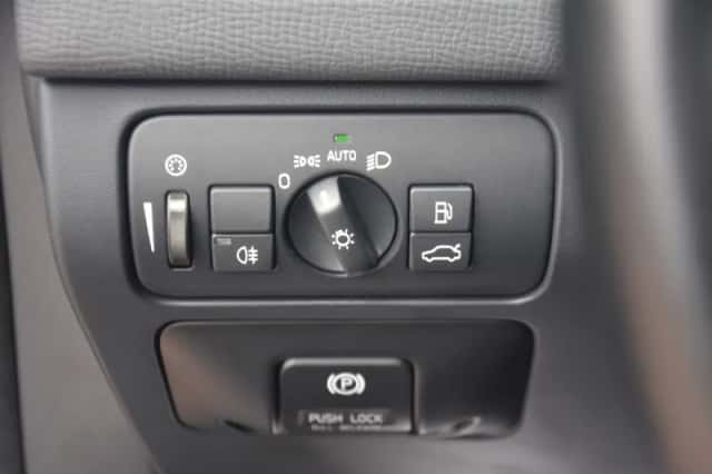 Volvo XC60 (2012) thumbnail 29
