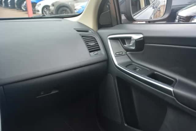 Volvo XC60 (2012) thumbnail 35