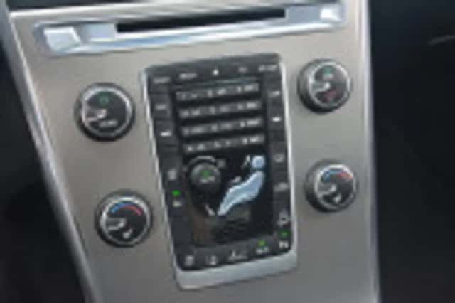 Volvo XC60 (2012) thumbnail 59