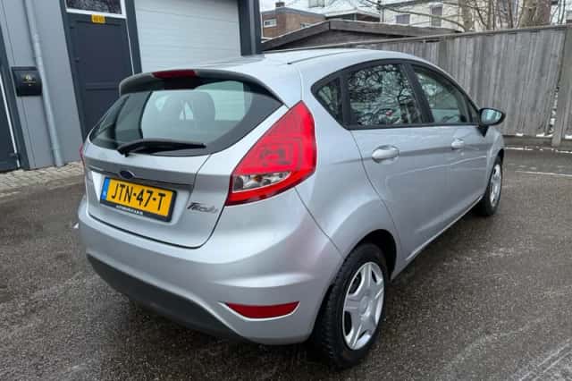 Ford Fiesta (2009) thumbnail 4
