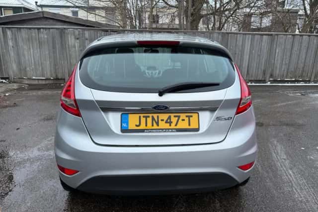 Ford Fiesta (2009) thumbnail 5