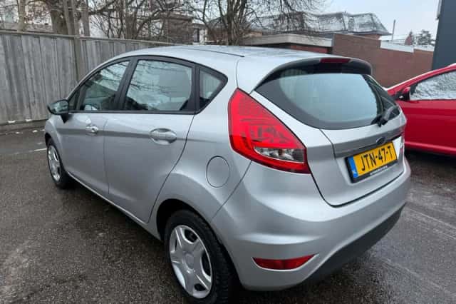 Ford Fiesta (2009) thumbnail 6