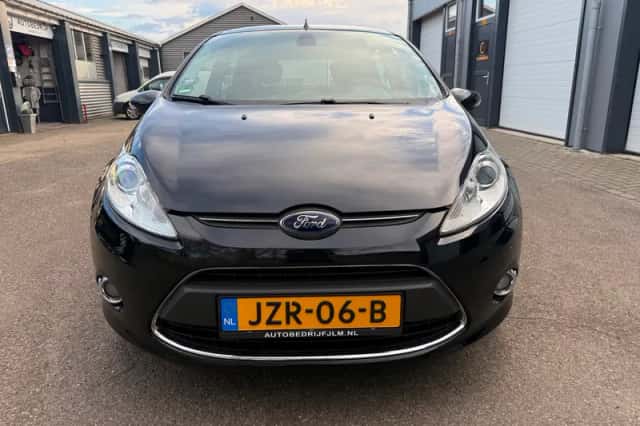 Ford Fiesta (2012) thumbnail 2