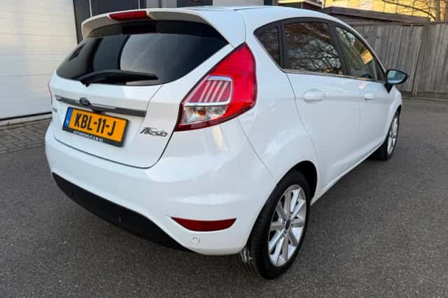 Ford Fiesta (2016) thumbnail 4